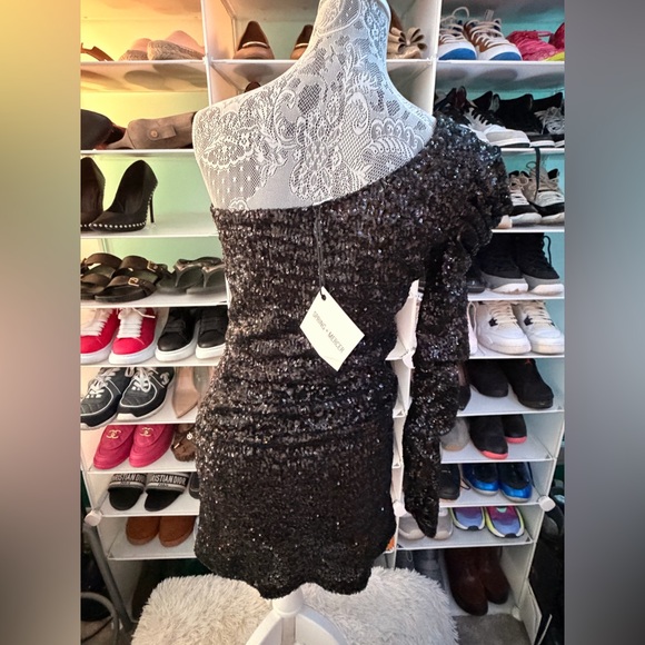 Spring + Mercer Mini Black Sequin One-Shoulder Dress NWT size Small - Picture 6 of 10